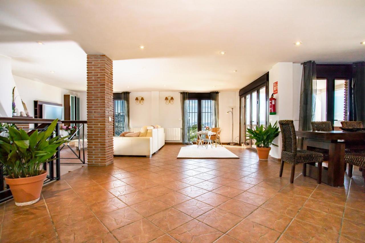Holiday Home El Encinar Alcaucin Bagian luar foto