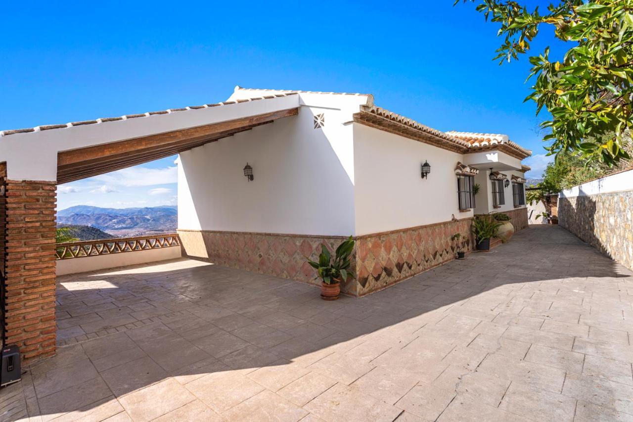 Holiday Home El Encinar Alcaucin Bagian luar foto