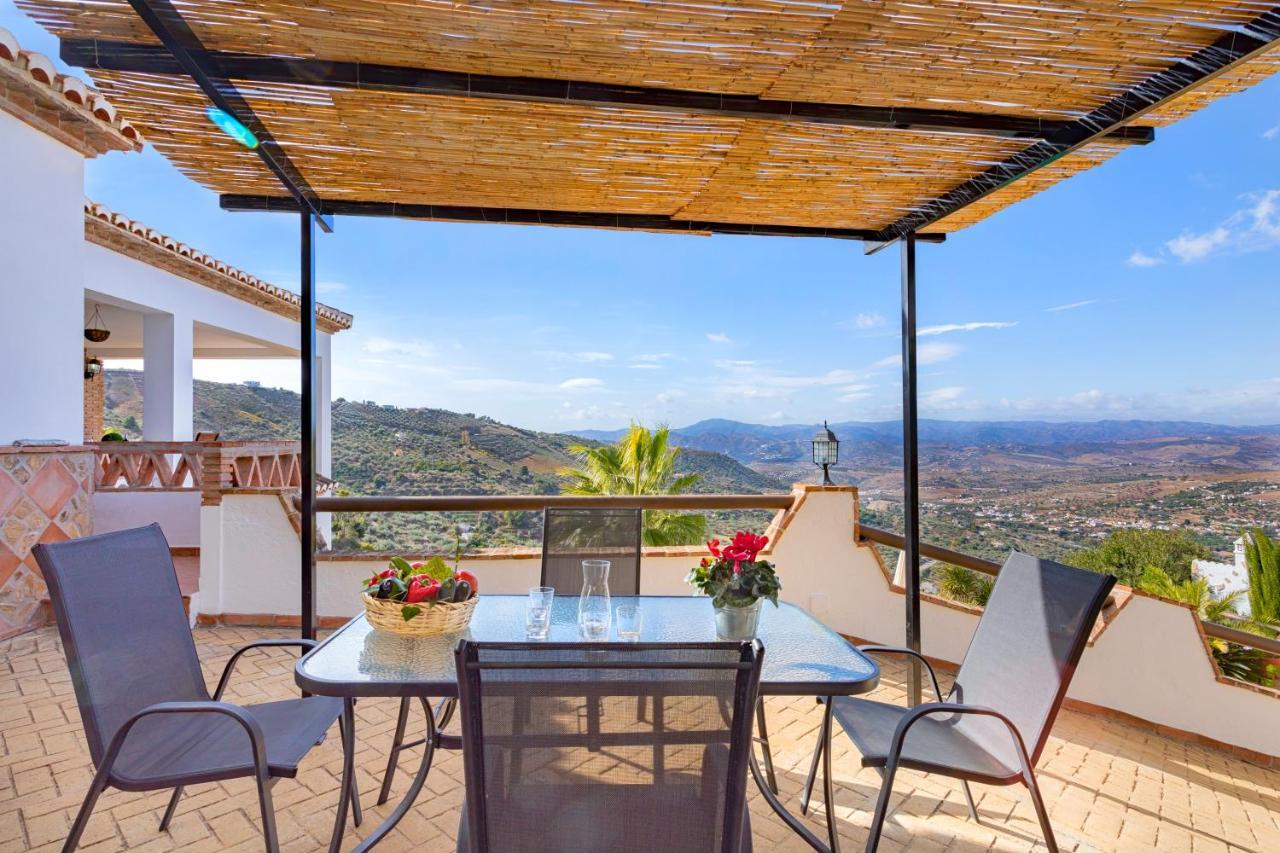 Holiday Home El Encinar Alcaucin Bagian luar foto