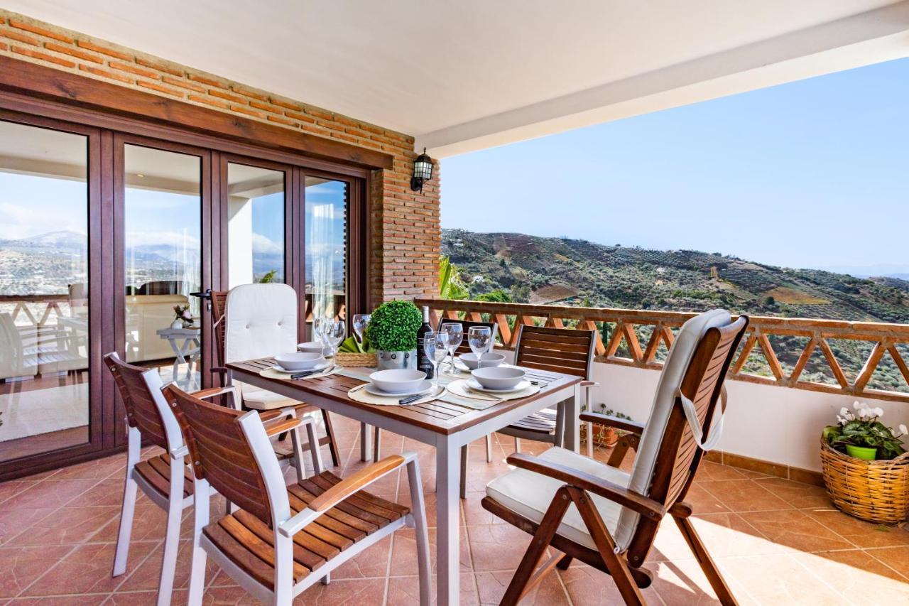 Holiday Home El Encinar Alcaucin Bagian luar foto